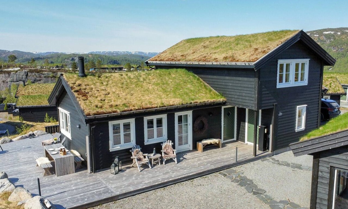 Fidjeland House | Stunning home in Tjørhom with sauna