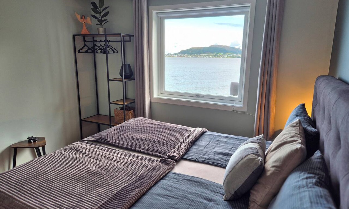 Alesund House | Stunning home with grand fjord and mountain views