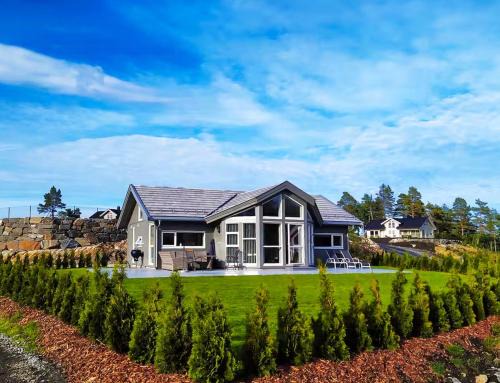Arendal House | Stylish Cabin Experience In Beautiful Surroundings