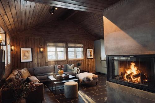 Hemsedal House | Stylish cabin near Hemsedal ski resort, 200 m to slopes & lift