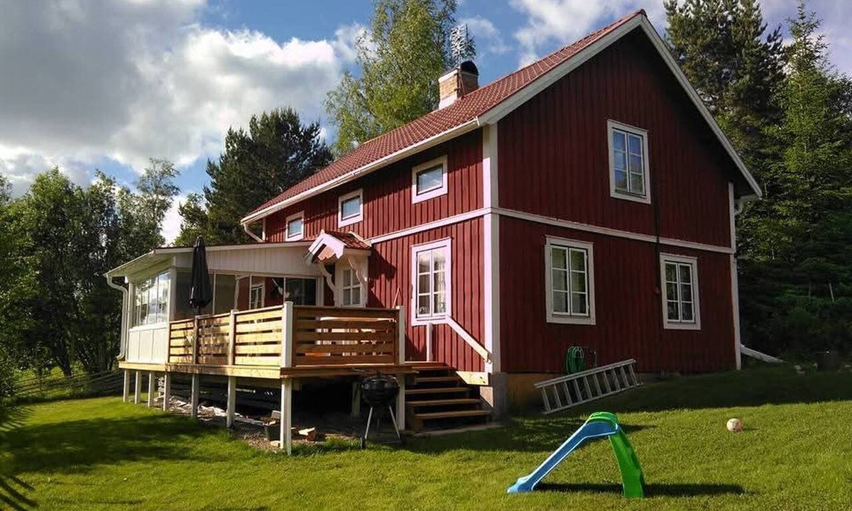Nasviken Cabin | Summer gem with glazed terrace near Inälvsviken