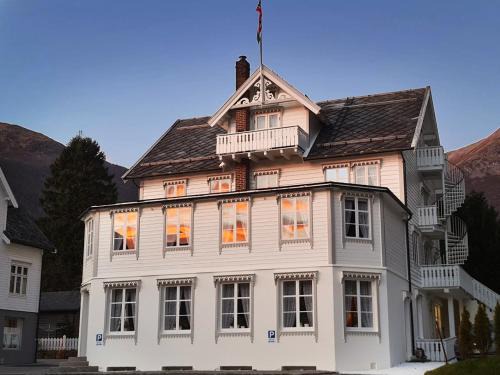 Valldal Hotel | Sylte Hotell, Valldal