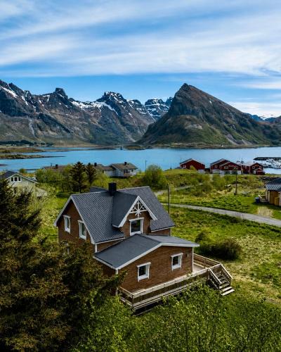 Fredvang House | The Chess House Lofoten - Luxury Arctic Villa in Fredvang
