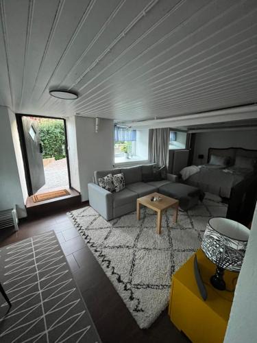 Boras Apartment | The Little Nest Borås, Cozy Apartment with Parking
