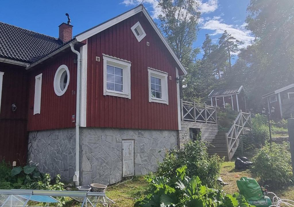 Huddinge Municipality Apartment | The Red Mini Cottage