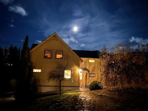 Ikornnes House | The Yellow House