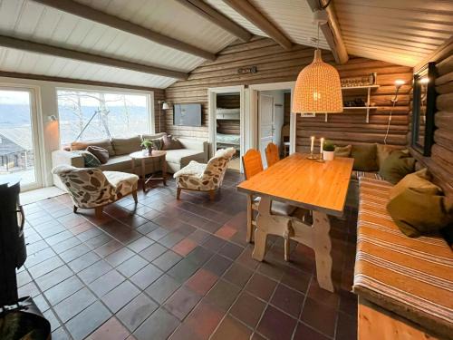 Hemsedal House | Timber Cabin With Ski-In Access At Solheisen