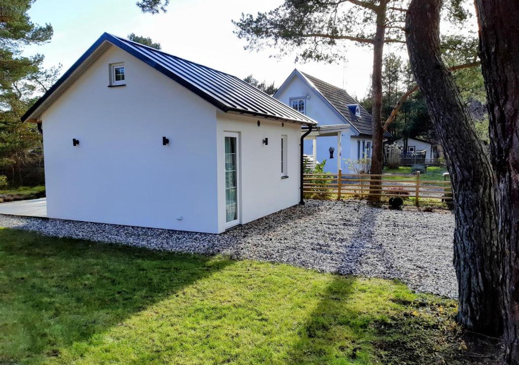 Hollviken Villa | Tiny house for four 200 m from beautiful white sandy beach and 20 min from Malmö - with internet, Netflix and parking included