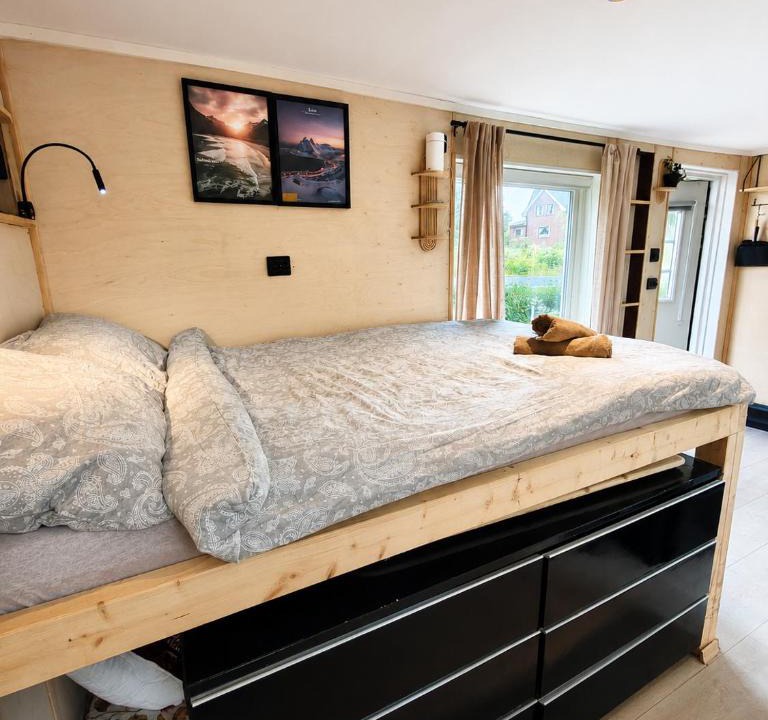 Sørvagen Hostel | Tiny House - The LOWFO House Lofoten