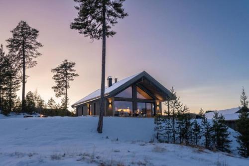 Nes House | Tiur, stylish new cabin with hot tub