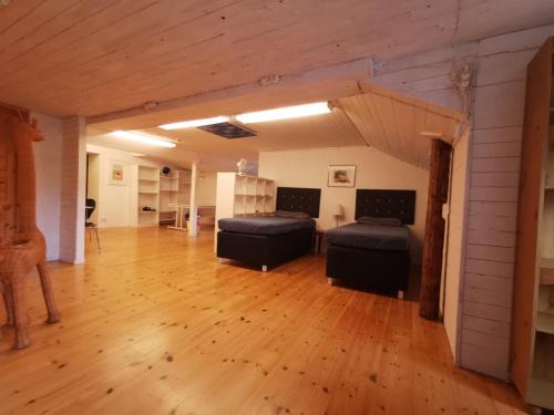 Varberg Apartment | Tofta Konstgalleri-Lägenhet Loftet03