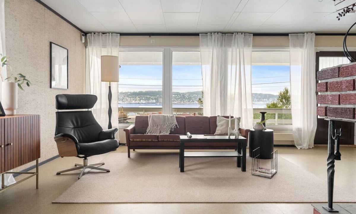 Tromso House | Top Floor Apartment with Scenic Views