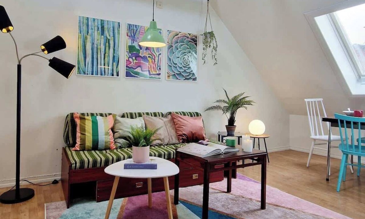 Sentrum Condo | Top Floor Close to Grieg Hall and Town Square