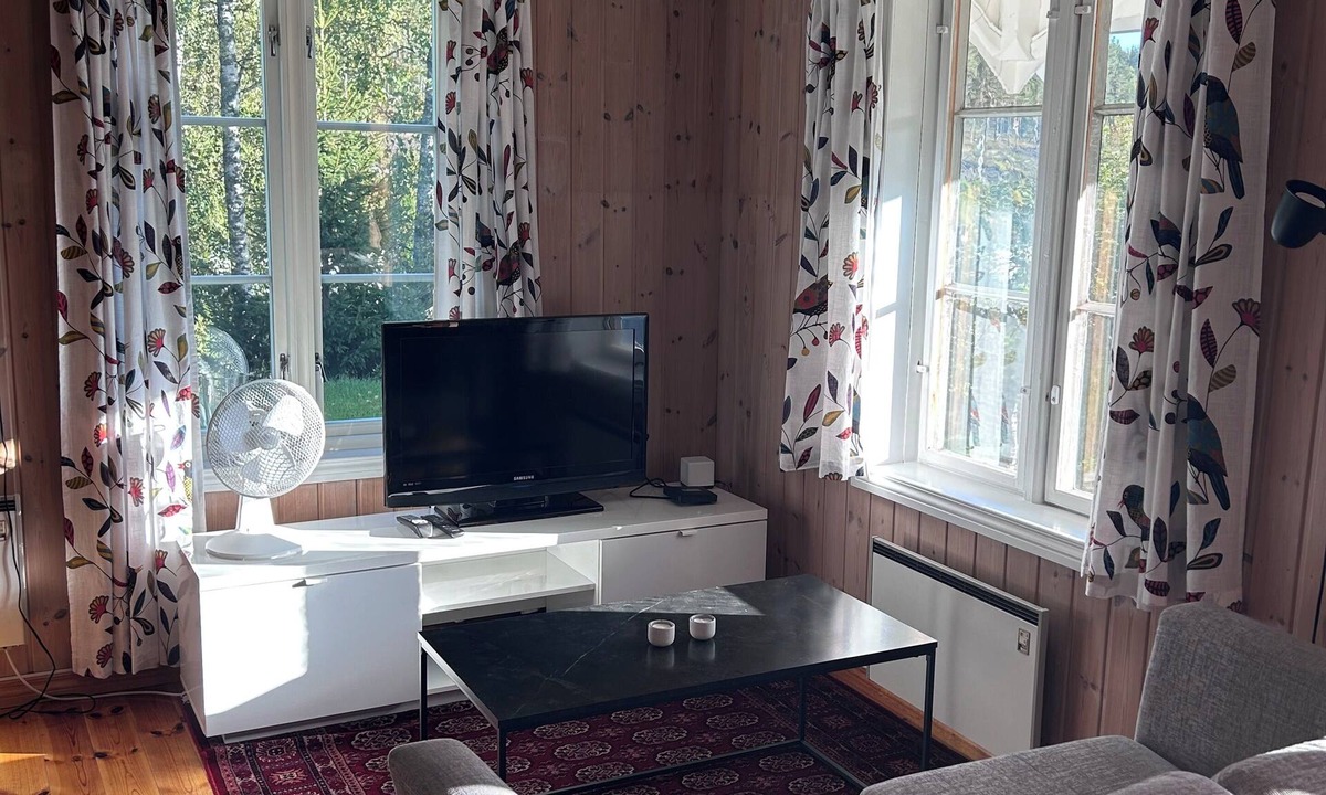 Kongsberg Cottage | Tovsrud Gård Gjestehus - cozy holiday home in historic surroundings