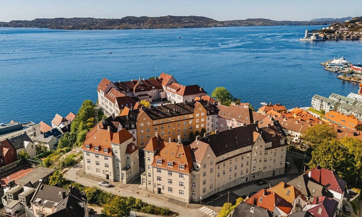 Bergenhus Apartment | Townhouse Apartment in Bergen