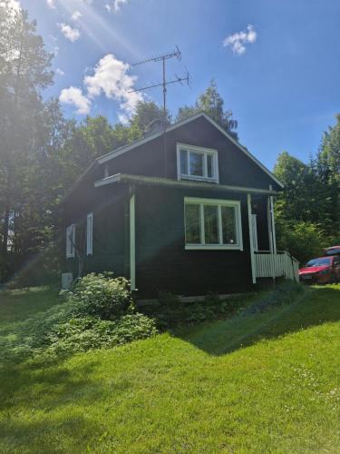 Nurmijarvi House | Traditional Finnish home with garden