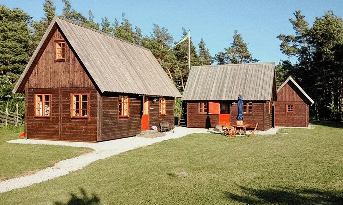 Klintehamn House | Traditional Gotland log houses