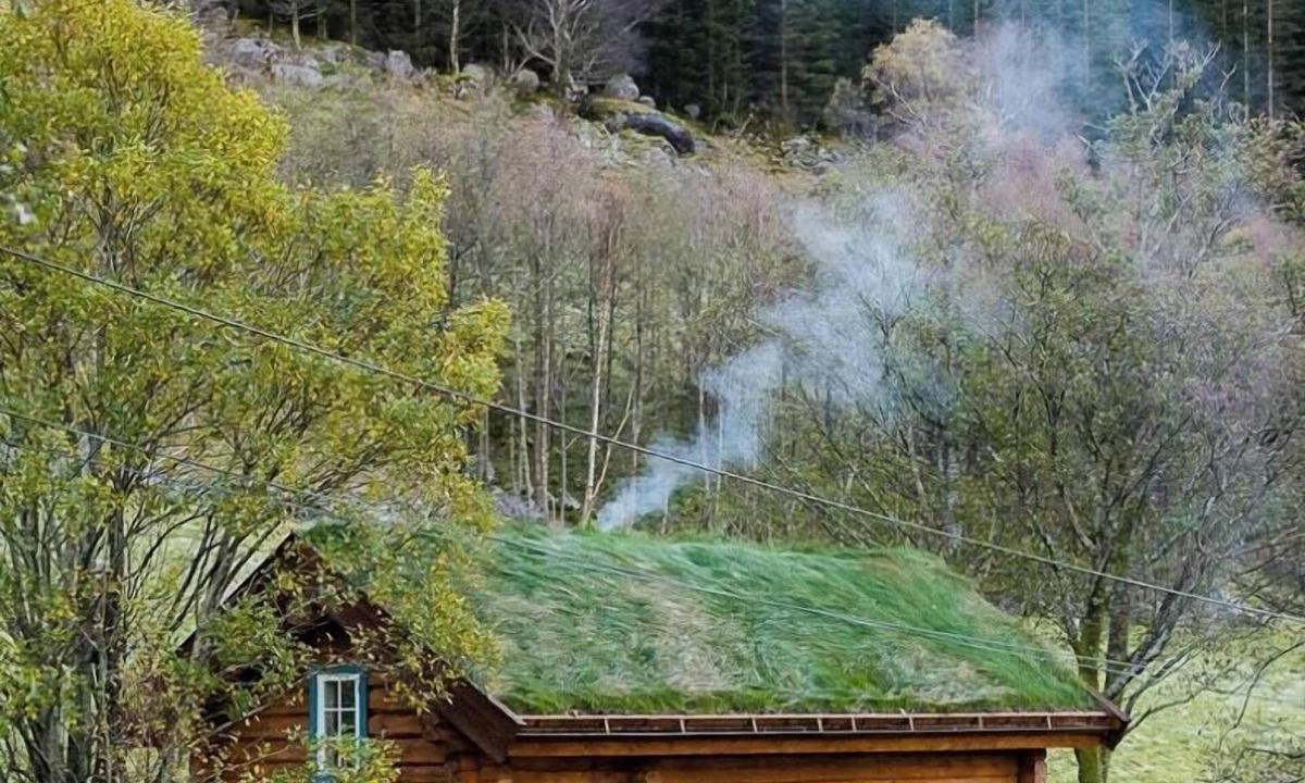 Forsand House | Travel back in time in this charming log cabin