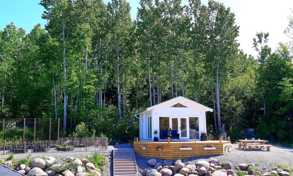 Vallsjobol Cabin | Tree of Life Lakeview Loft Retreat