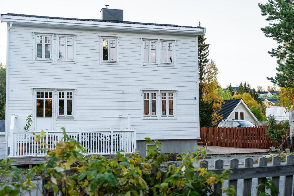 Tromso Villa | TROMSØ AURORA VILLA - Parking - Near Centrum