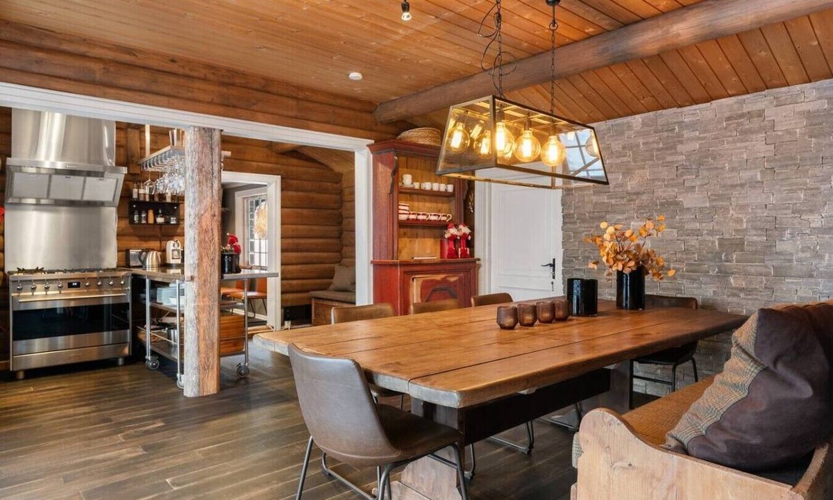Trysil Ski Chalet | Trysil Ski-in/Out Log Cabin for 8