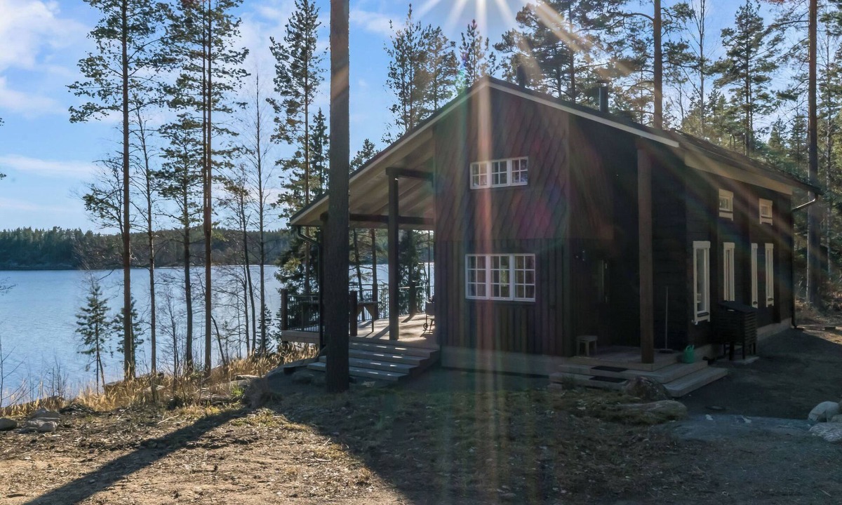 The Lakelands House | Tuulentupa by Interhome