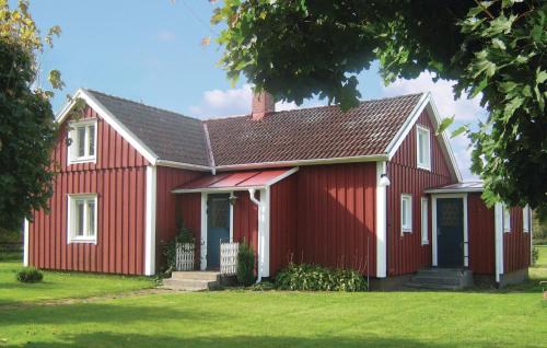 Sotaryd House | Two-Bedroom Holiday Home Skeppshult 02