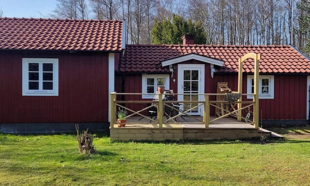 Jamjo House | Two cottages with private garden in Torhamn