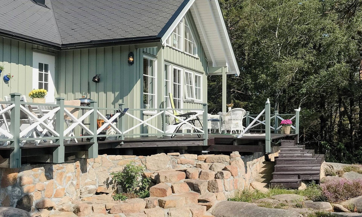 Fredrikstad House | Unique cabin by the water on Kråkerøy