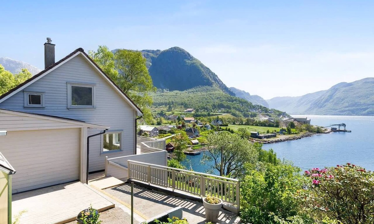 Forsand House | Unique house on the fjord near Preikestolen