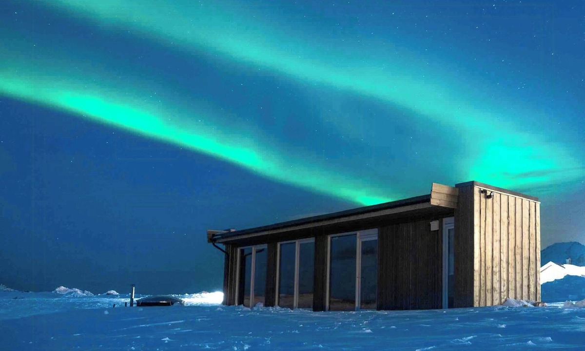 Flakstad House | Unique small cabin with sauna view in Lofoten