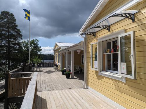 Sjuntorp Hostel | Vårhaga Vandrarhem
