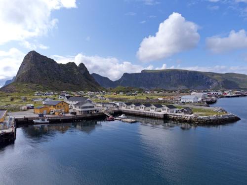 Værøy Hotel | Værøy Brygge Hotell