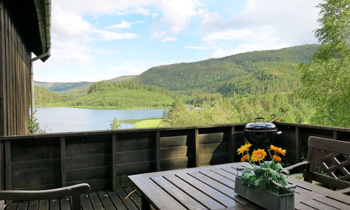 Dølemo House | Vacation home Moebu by Interhome