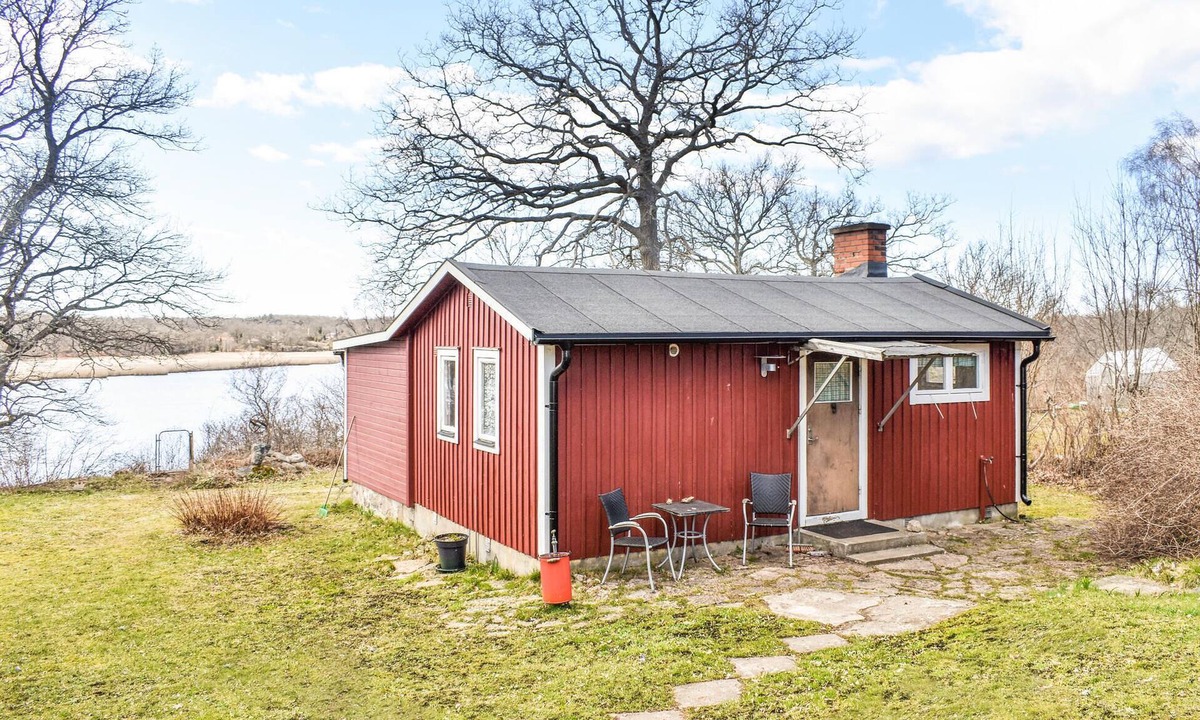 Lyckeby House | Vacation home with sea view, only 100 meters from the water