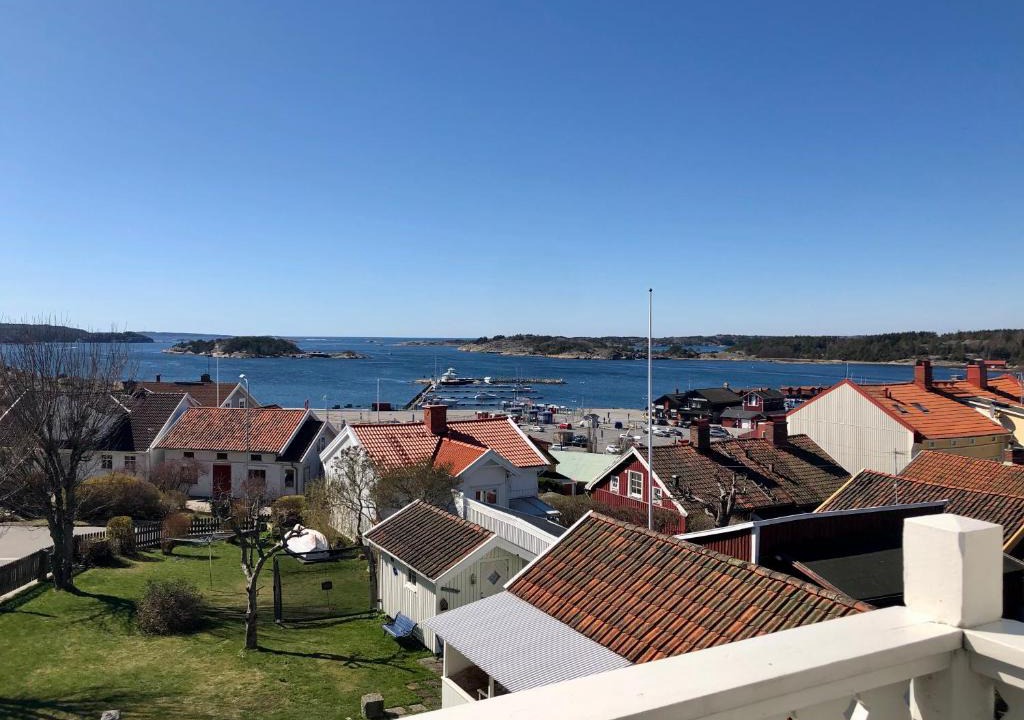 Stromstad Apartment | Vacker våning med havsutsikt i Strömstads centrum.