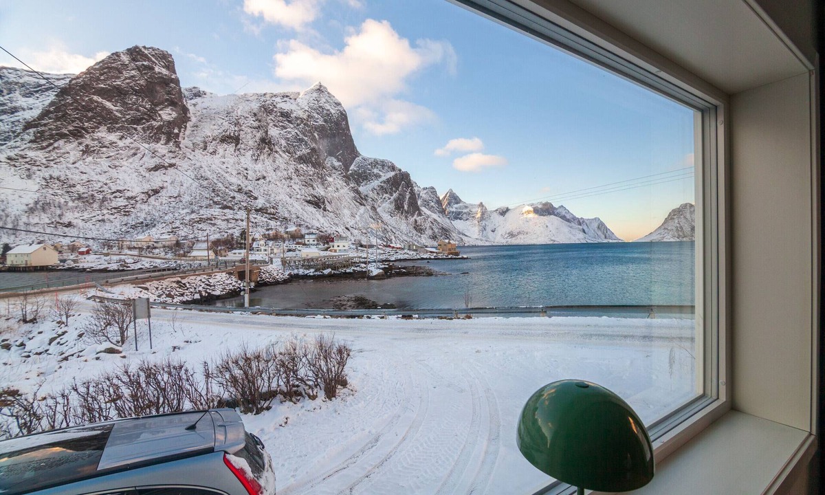 Moskenes House | Valen house in famous Reine
