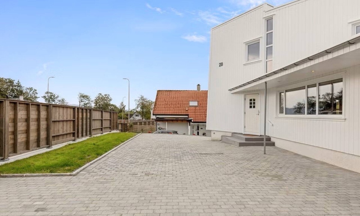 Stavanger Apartment | Vaulen Beach Apartment, Private Entrance and Parking