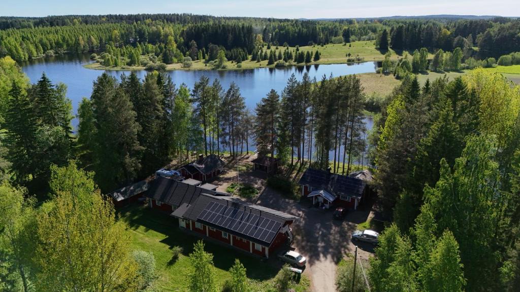 Saarijarvi Cabin | Venetsianranta