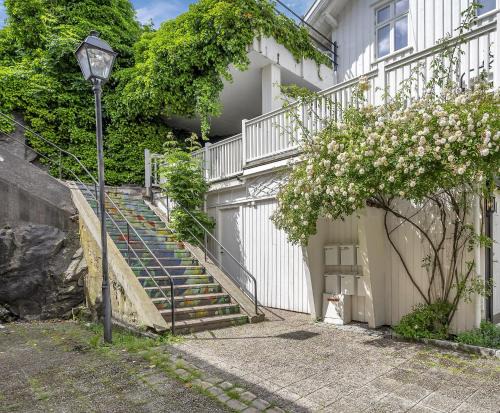 Grimstad House | Victoriagården- Losji