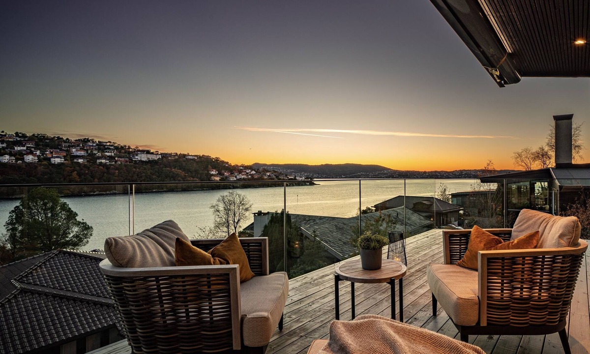 Tertnes Villa | "Villa Bergen" Pool, Jacuzzi, Sauna, Gym & Beach | 10 Min to Bergen