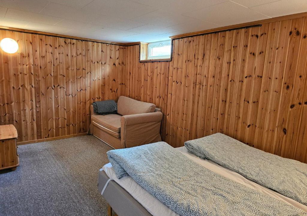 Hultsfred Villa | Villa for 10 persons with massage chair, sauna, billiard table and free electric vehicle station for electric cars