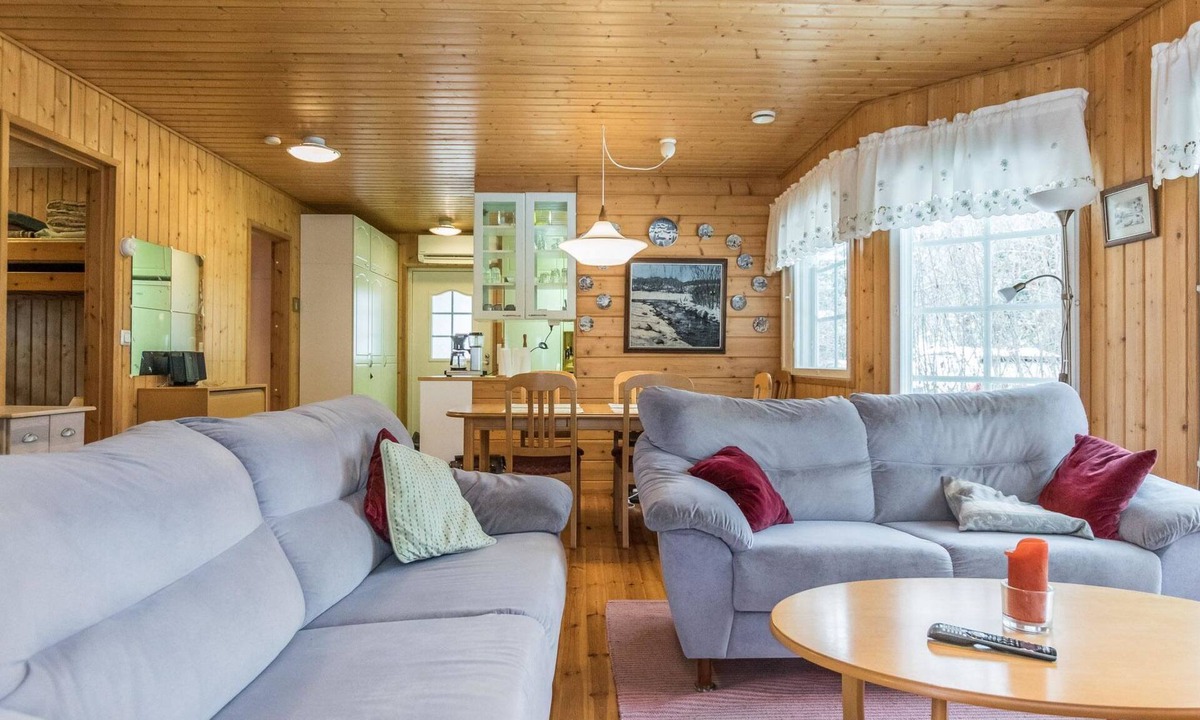 Joutsa House | Villa heikinniemi by Interhome