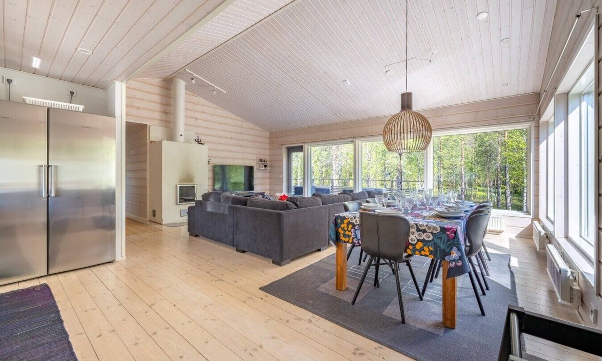 Yllasjarvi Villa | Villa Hellitä | Peaceful 3BR Villa with Hot Tub