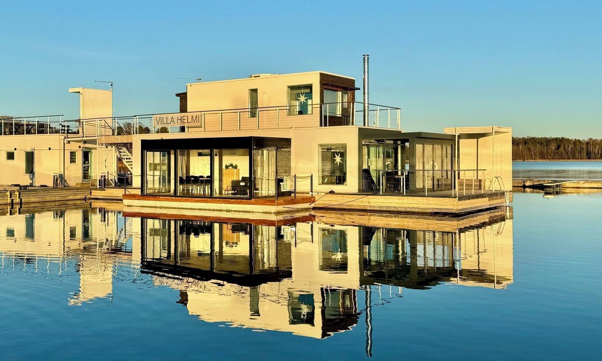Lantinen District House | Villa helmi by Interhome