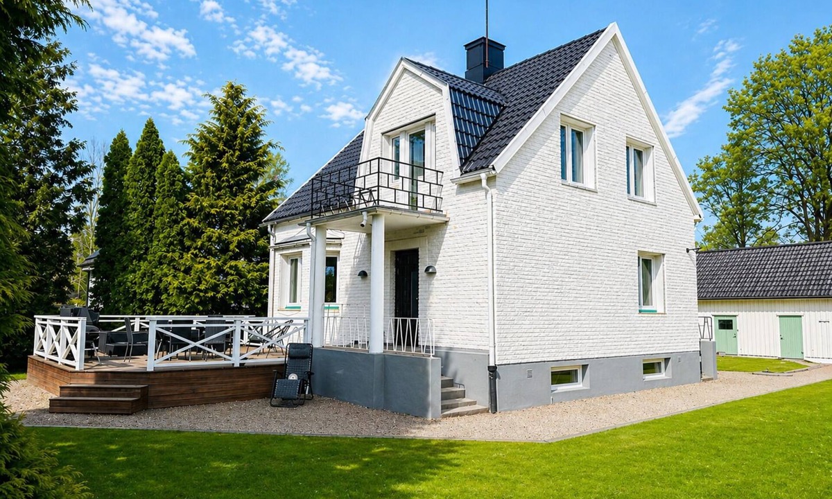 Almhult House | Villa in southern Småland near Lake Möckeln. Fenced garden, dogs are welcome.