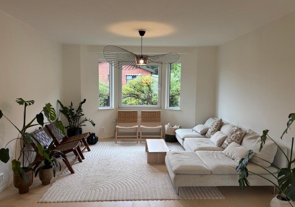 Lundby Villa | Villa nära till natur och stan