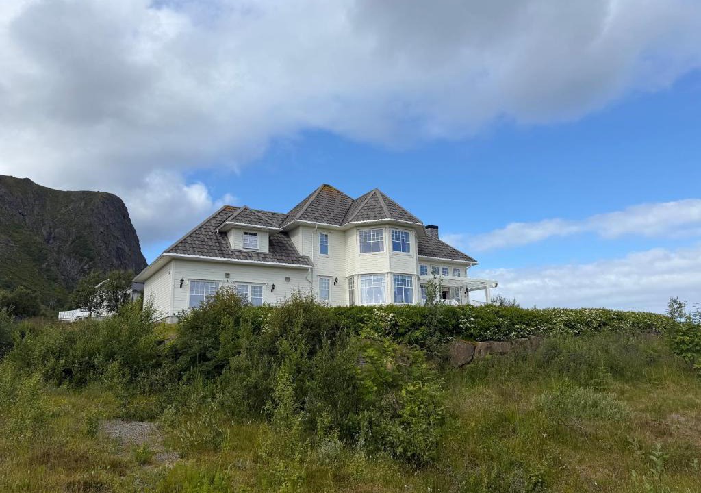 Stø Villa | Villa Stø, Aurora, Fjords, Hiking and Whale Safari