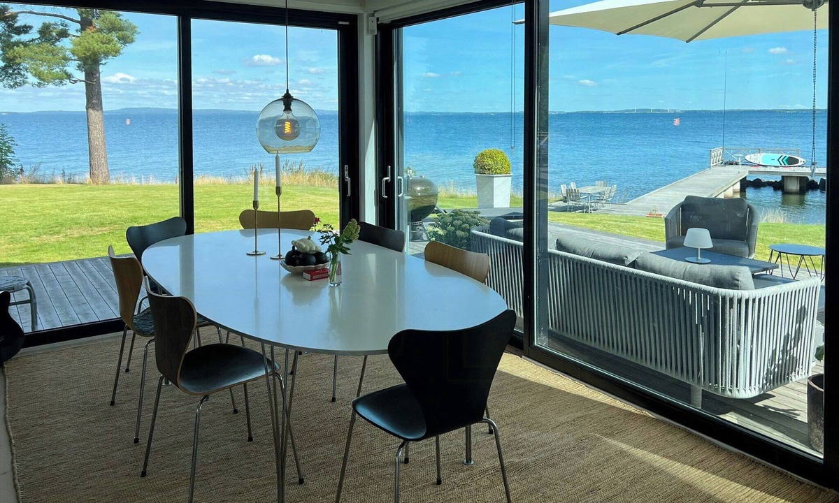Vadstena House | Villa with lake view over Vättern in Vadstena