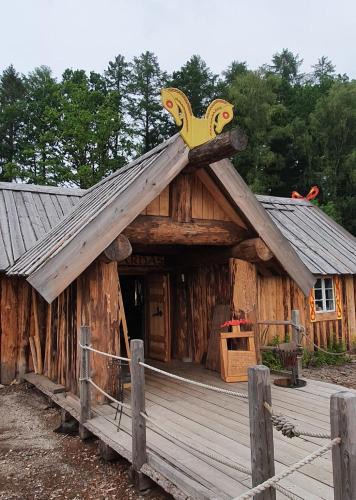 Sosdala Cabin | Vittfarnas vikingaby